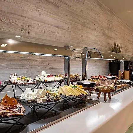 Apollon Hotel 4*