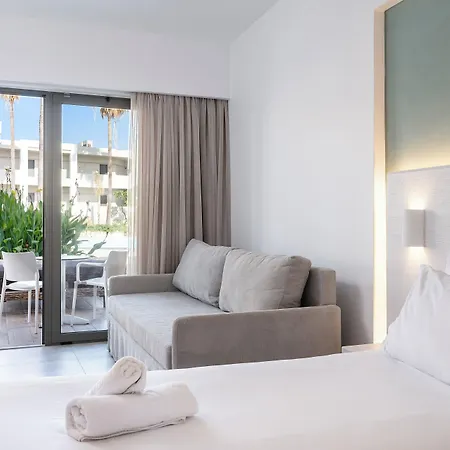 Apollon Hotel 4*