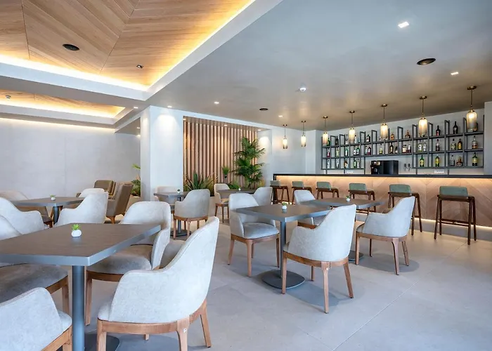 阿波罗大酒店 4*